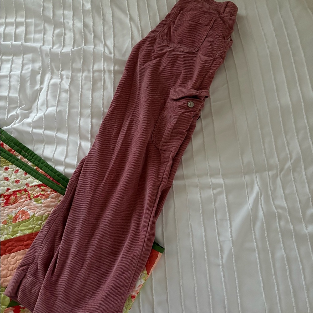 American Eagle Outfitters Corduroy Pants in Mauve